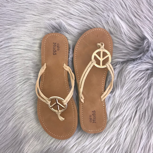 Mudd Shoes - Mudd - Peace Sign Brown Slippers